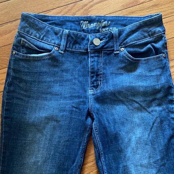 Wrangler Bootcut Jeans - Picture 2 of 6